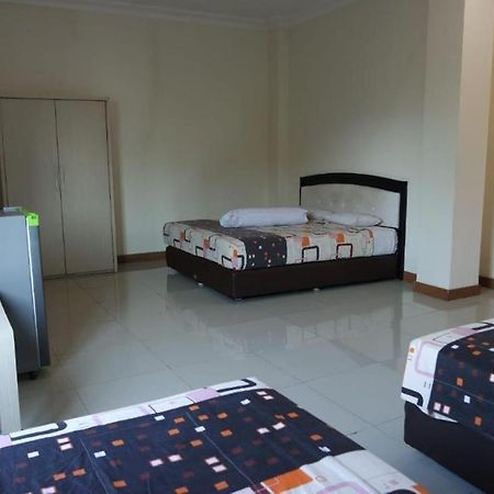 Hotel Sulawesi Gorontalo Surabaia Exterior foto