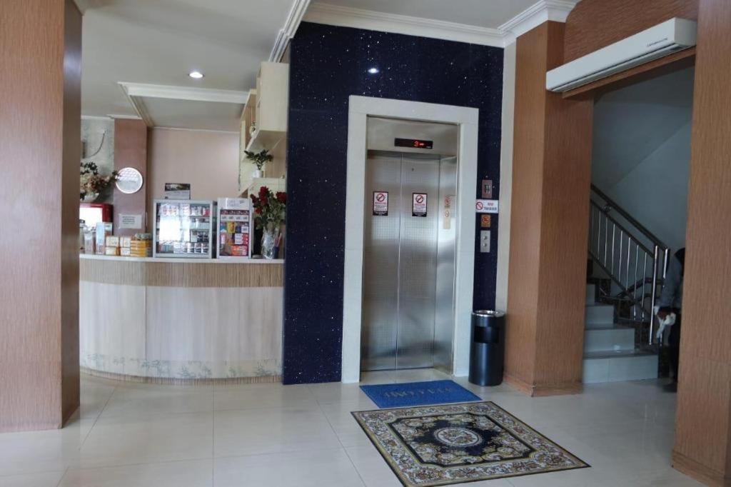 Hotel Sulawesi Gorontalo Surabaia Exterior foto